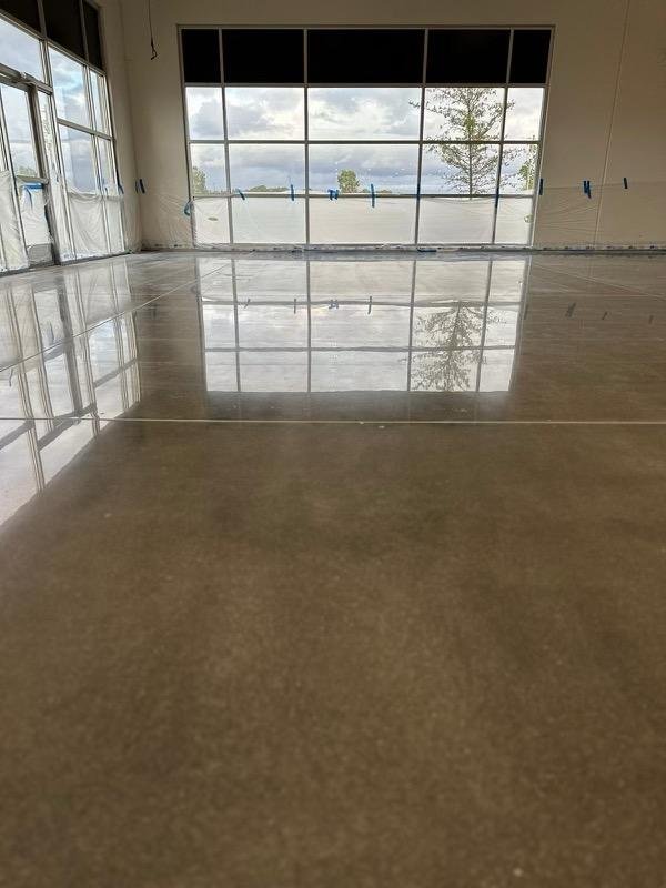 Close detail of the polished concrete surface and joint work