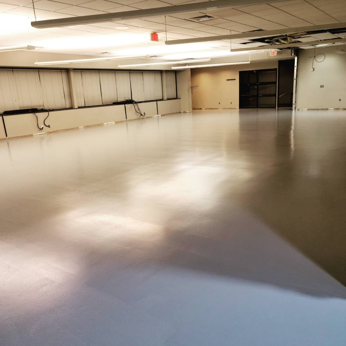 Completed industrial epoxy floor to clean room standard finish